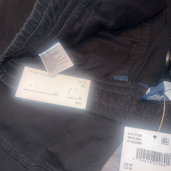 American Eagle Flex Trekker Jogger. Black. Size Medium - Picture 4 of 4